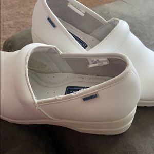 Cherokee Nursing Shoes. Size 8W. Only wore once or twice like